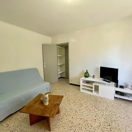 Bel Au Coeur De La Presqu'ile De Giens, Avec Parking Йер